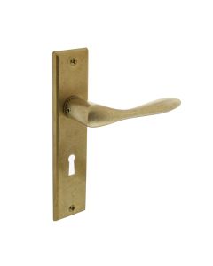 Intersteel Deurkruk Banaan met schild 181x41x7mm sleutelgat 56mm messing getrommeld